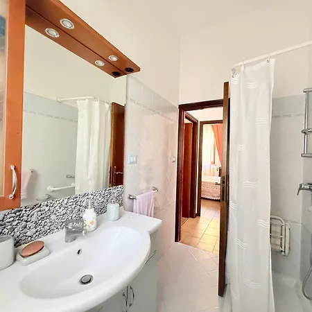 Se211 - Senigallia, Trilocale Fronte Mare Con Corte Esterna Σενιγκάλια