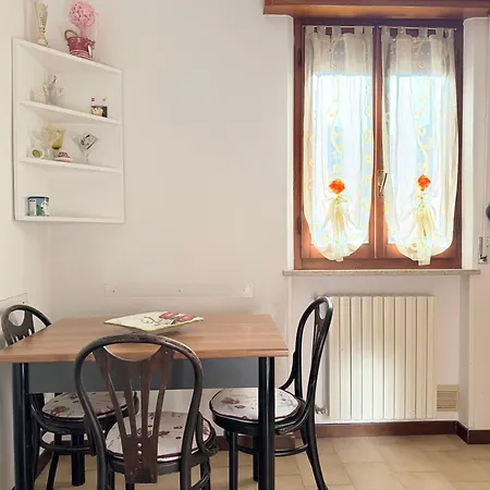 Se211 - Senigallia, Trilocale Fronte Mare Con Corte Esterna